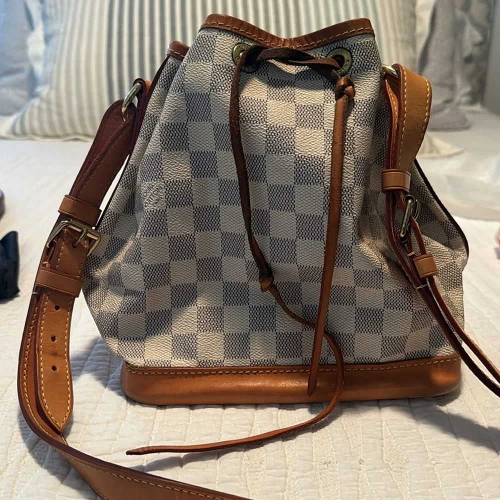 Louis Vuitton bucket bag - Picture 2 of 3